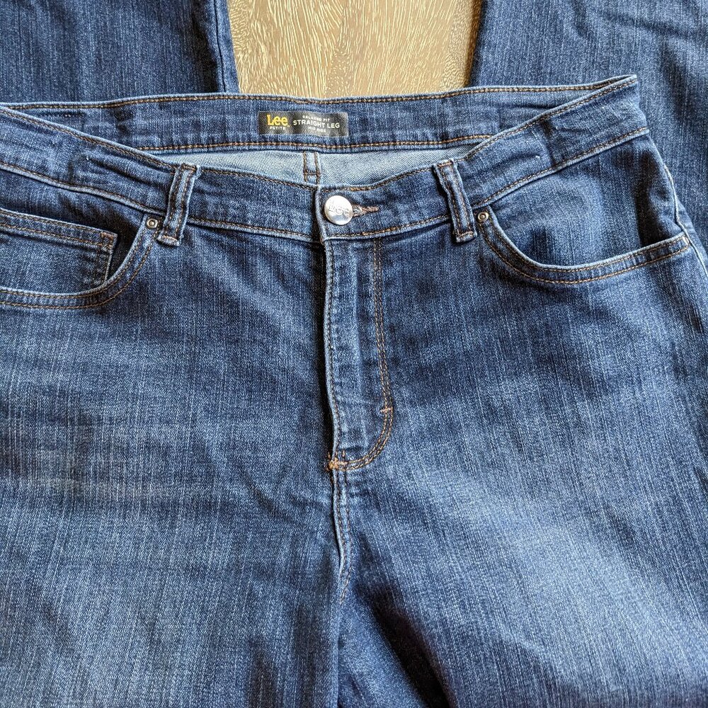 Lee Petite Dark Wash Denim Distressed Mid Rise Straight Leg Relaxed Fit, Size 14